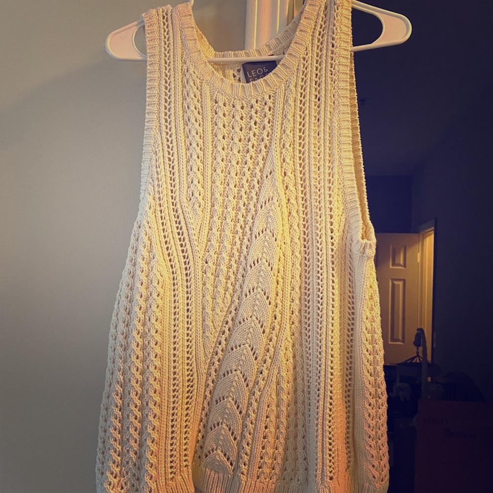 Leo & Sage crochet sleeveless top